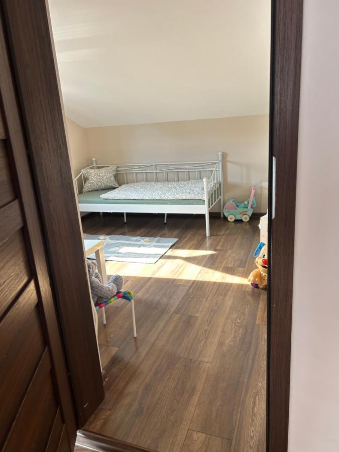 Apartament Bobrzanska - 4 Bedrooms Sypialnie Швидница Екстериор снимка