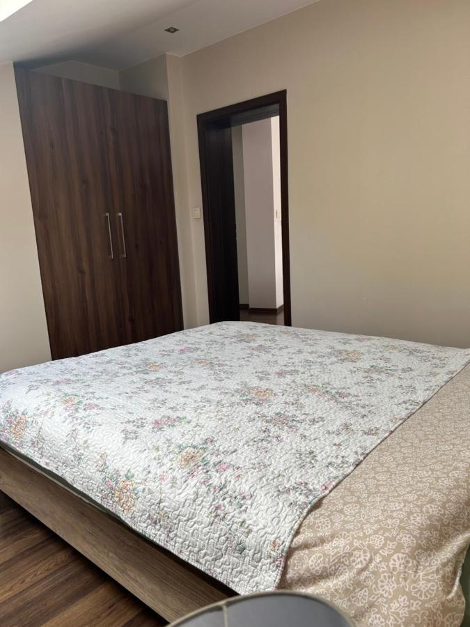 Apartament Bobrzanska - 4 Bedrooms Sypialnie Швидница Екстериор снимка